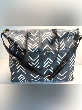 Rebekah Scott Elizabeth Weekender Travel Bag Black Spearhead & Silence Lining